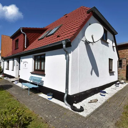 Holiday home Kapitaenshaus *
